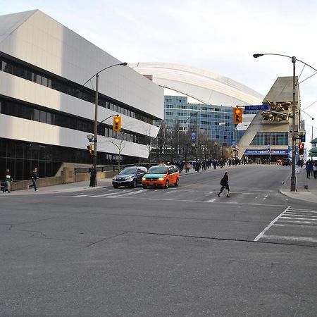 Livingsuites Toronto - 20 Blue Jays Way Dış mekan fotoğraf