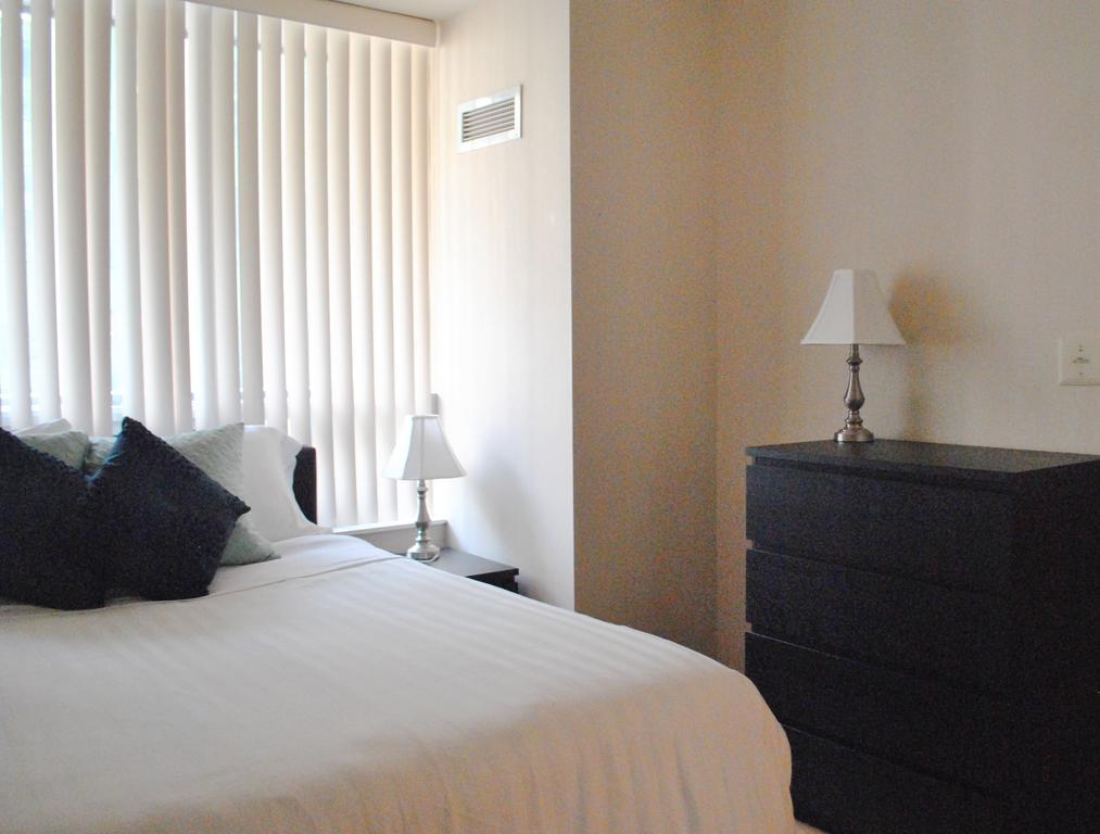 Livingsuites Toronto - 20 Blue Jays Way Dış mekan fotoğraf